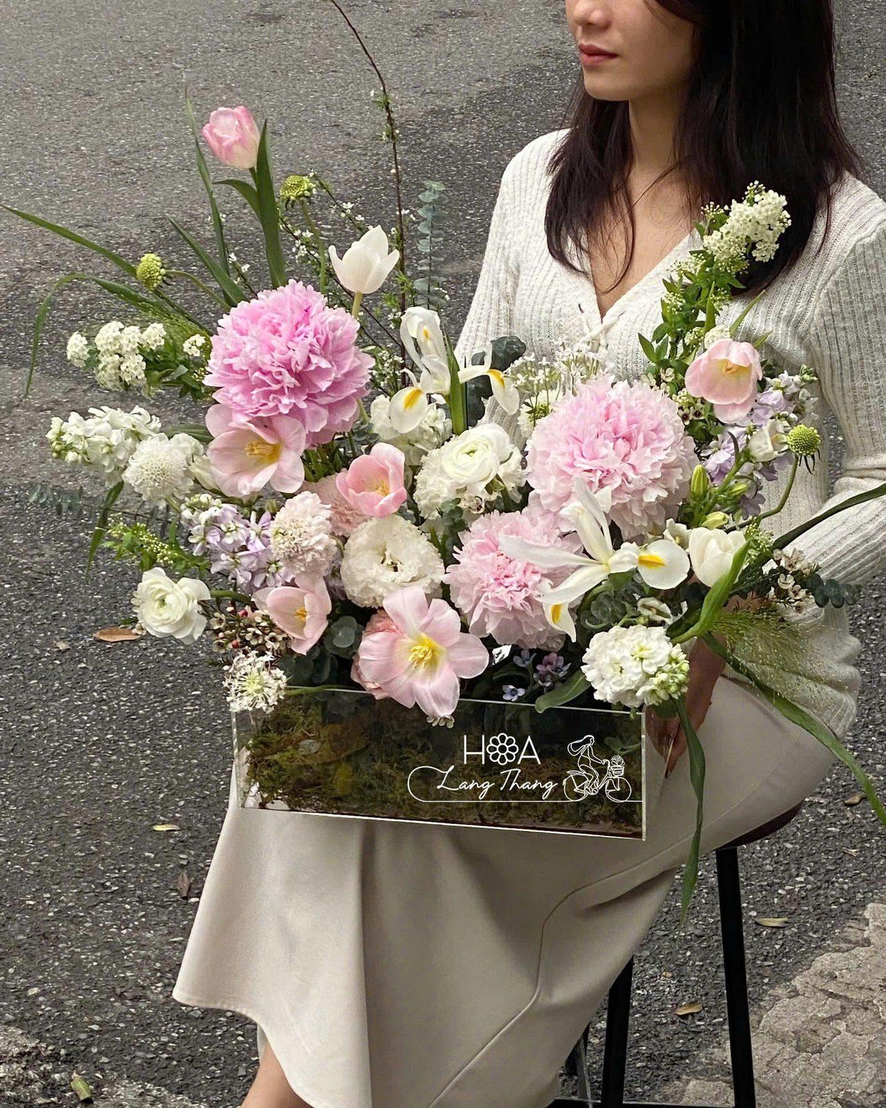 Box vuông peony mix tulip cúc mẫu đơn