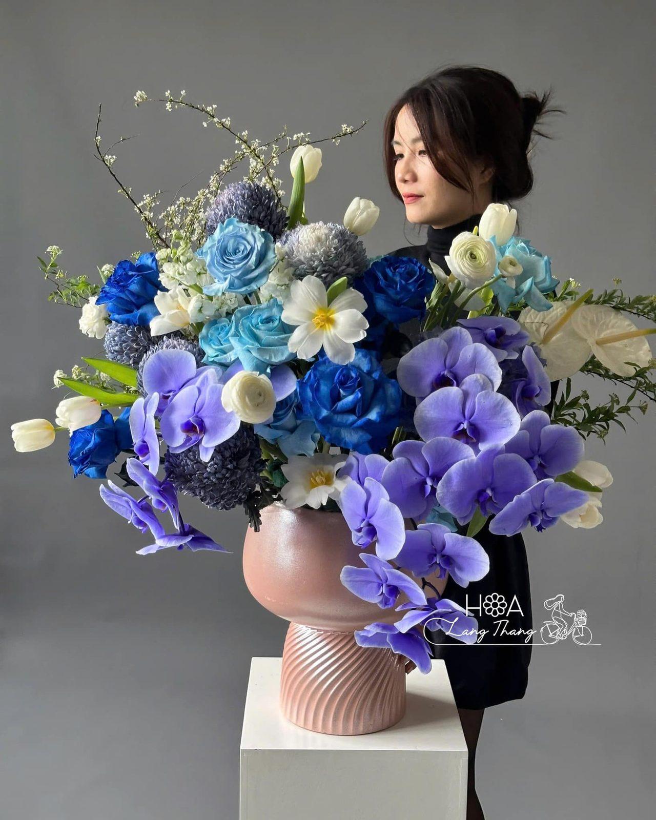 Bình ecuador mix lan hồ điêp tulip