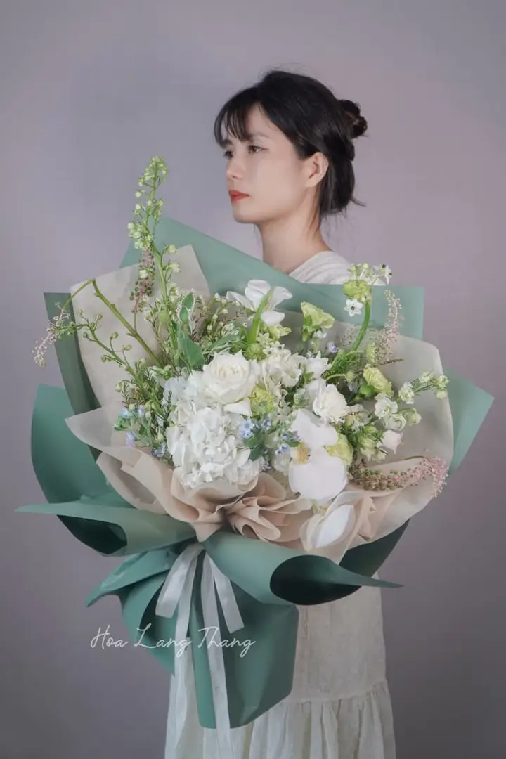 Giao Hoa Đêm Khuya Hà Nội 24h — Khi Yêu Thương Không Đợi Đến Sáng
