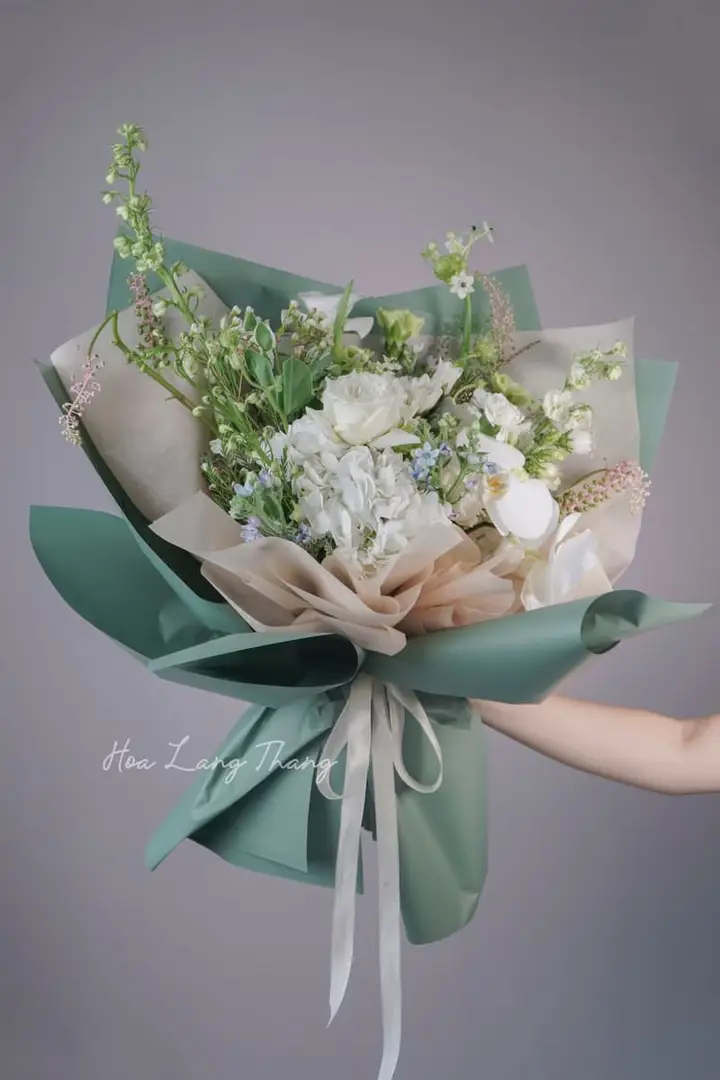 Hoa Wax Flower Nhập Khẩu Phối Bó — Vẻ Đẹp Tinh Tế Cho Mọi Dịp Tặng