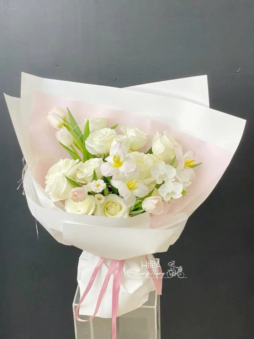 Bó hoa hồng mix lá phụ nhập khẩu - Elegant Rose Harmony - Thumbnail 4