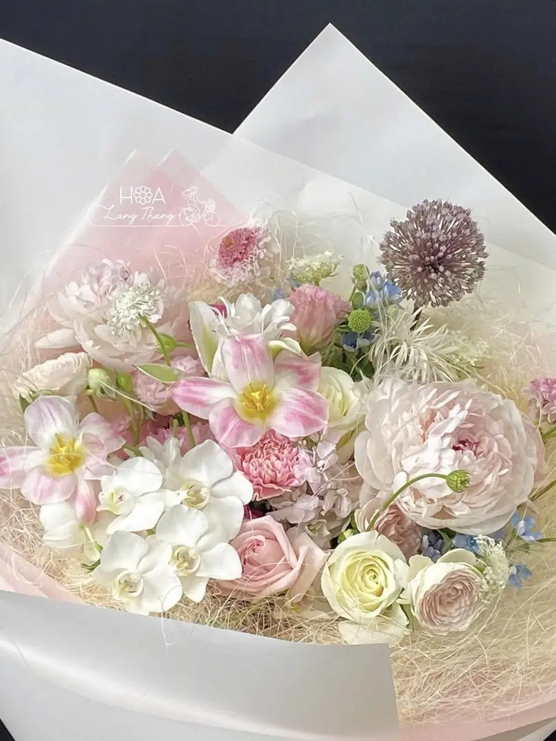 Bó hoa hồng phớt trắng cao cấp - Blush Whisper - Thumbnail 3