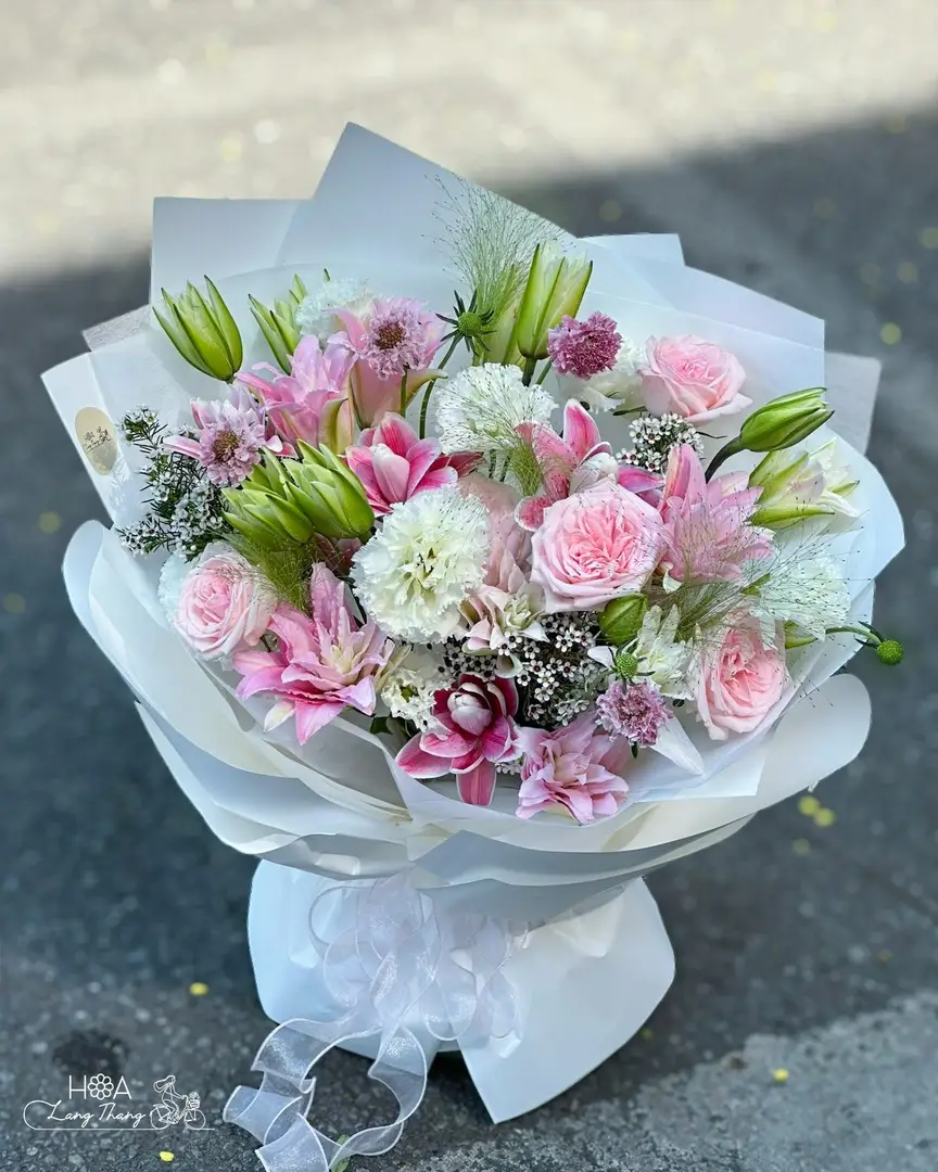 Bó hoa ly mix nhập khẩu - Elegant Lily Harmony — góc khác