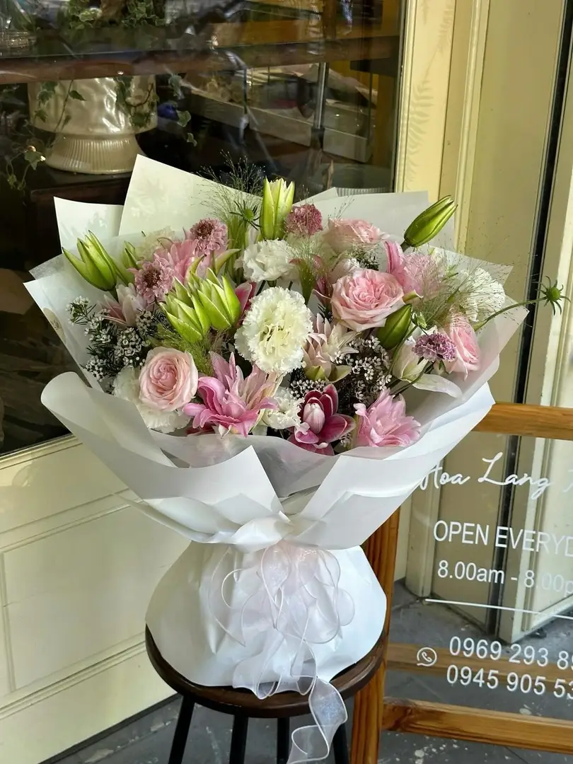 Importierter Lilien-Mix im Strauß – Elegant Lily Harmony 4