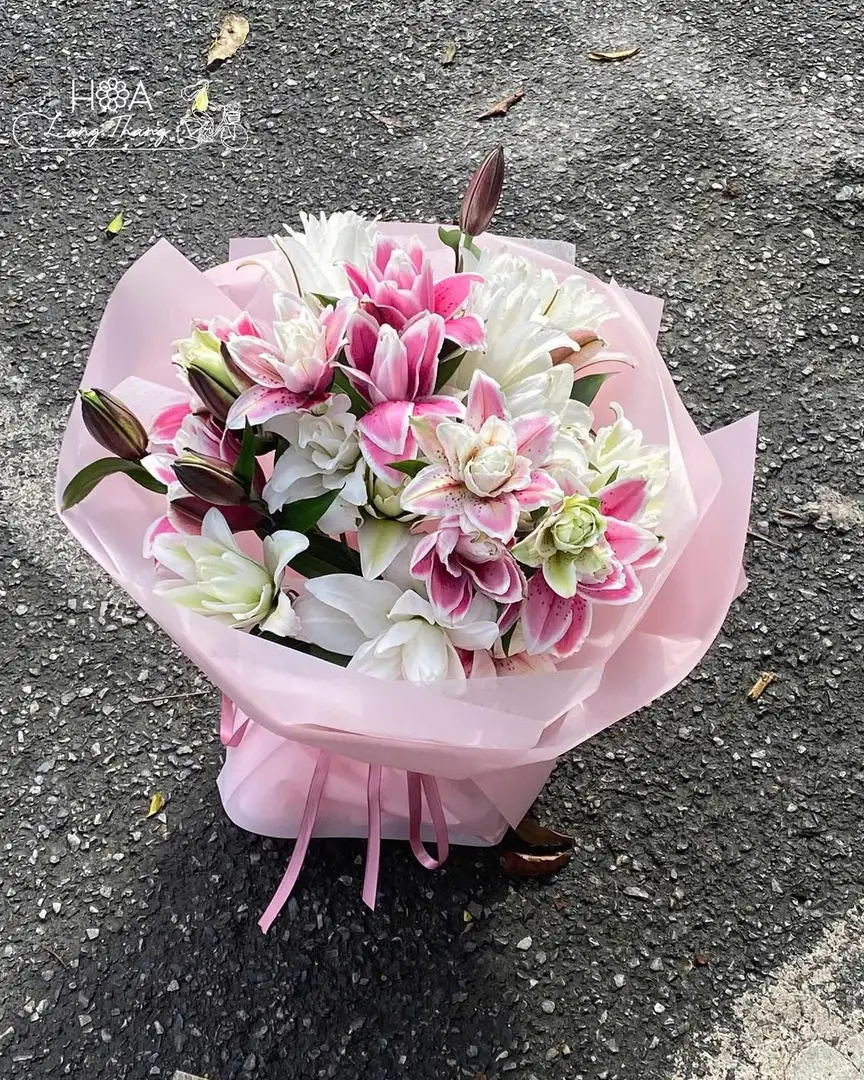 Bó hoa ly mix hồng trắng gỗ gardening - Elegant Whisper