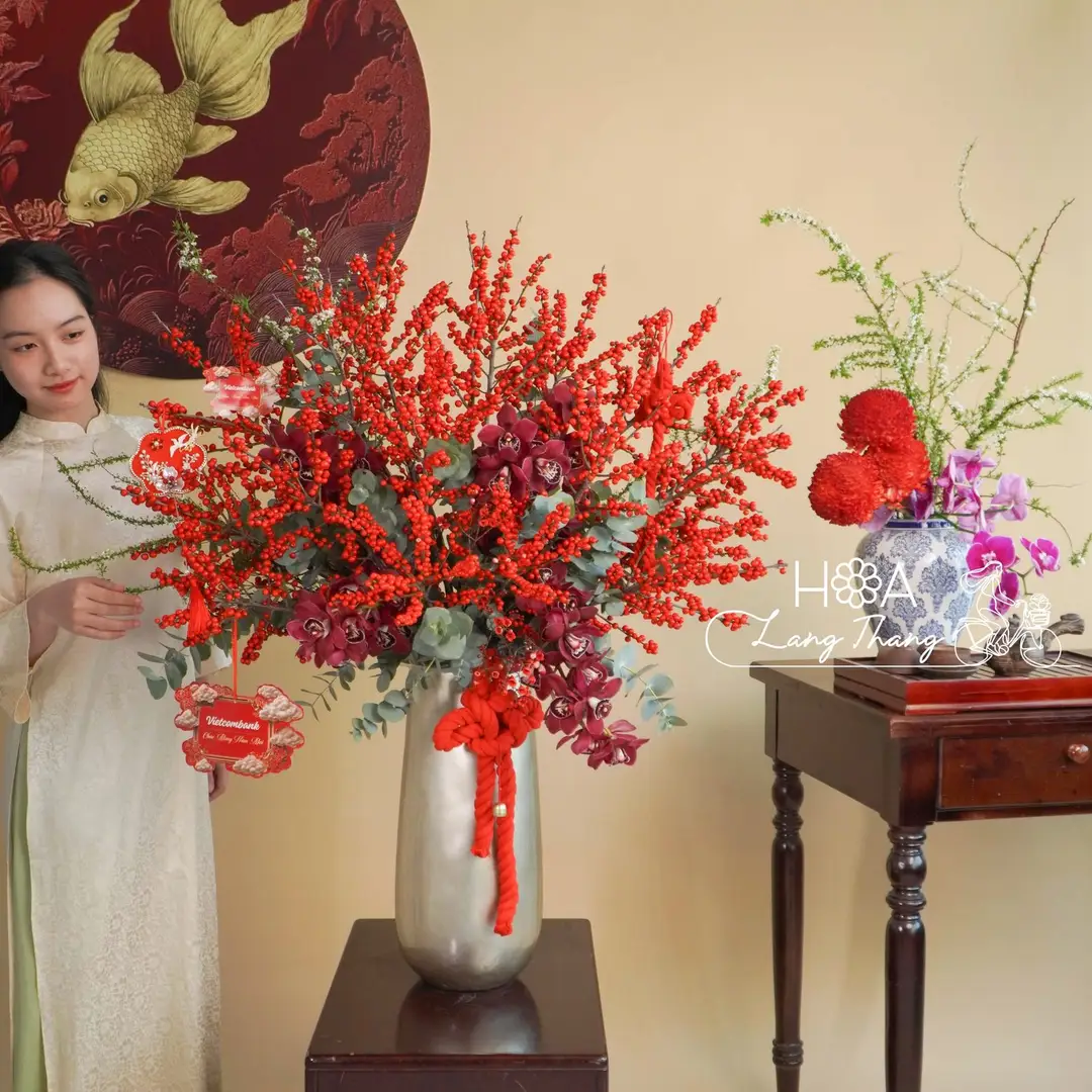 Bình hoa hồng mix cẩm tú cầu nhập khẩu - Silver Harmony — góc khác
