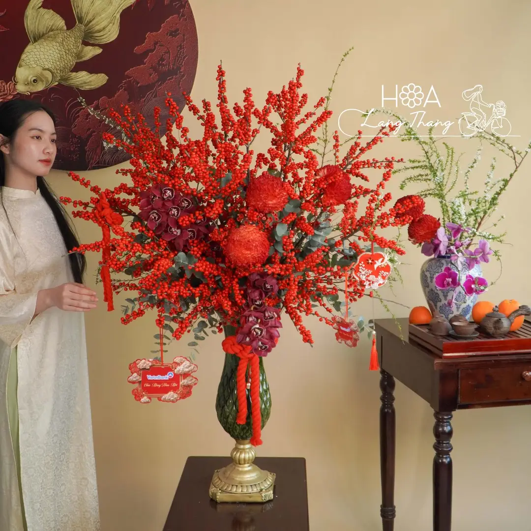 Bình hoa rêu xanh hoa hồng nhập khẩu - Emerald Elegance — góc khác