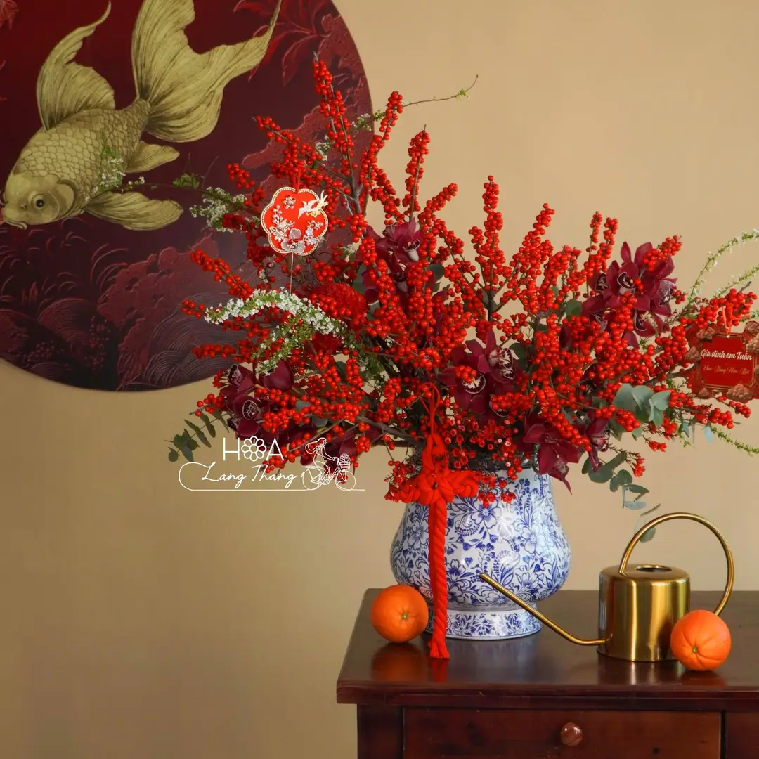 Bình hoa hồng Ecuador mix lá phụ - Velvet Opulence