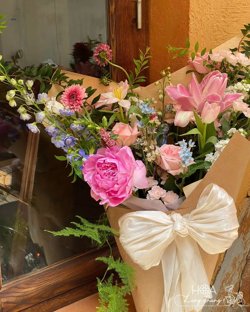 Bó hoa ốc quế mix lan nhập khẩu - Autumn Elegance - Thumbnail 3