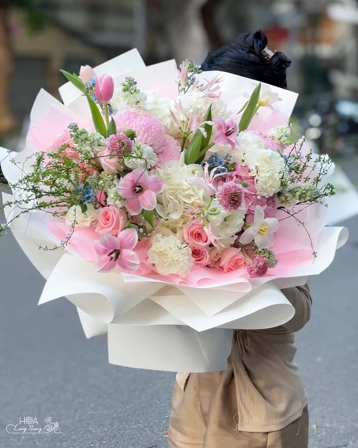 Bó hoa tulip mix cẩm tú cầu Hà Lan - Tulip & Hydrangea Harmony
