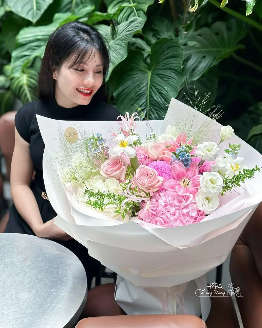 Bó hoa hồng mix cẩm tú cầu gỗ gardening - Timeless Elegance - Thumbnail 4