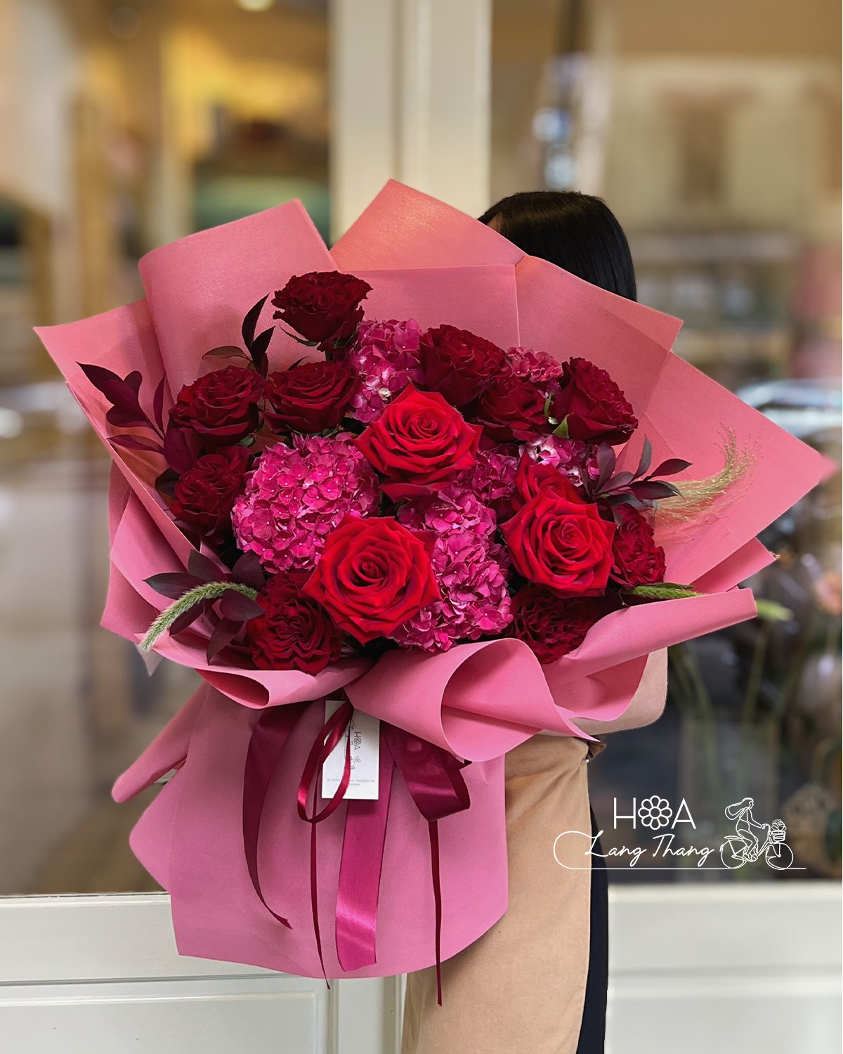 Bó hoa hồng Ecuador cẩm tú cầu - Romantic Elegance