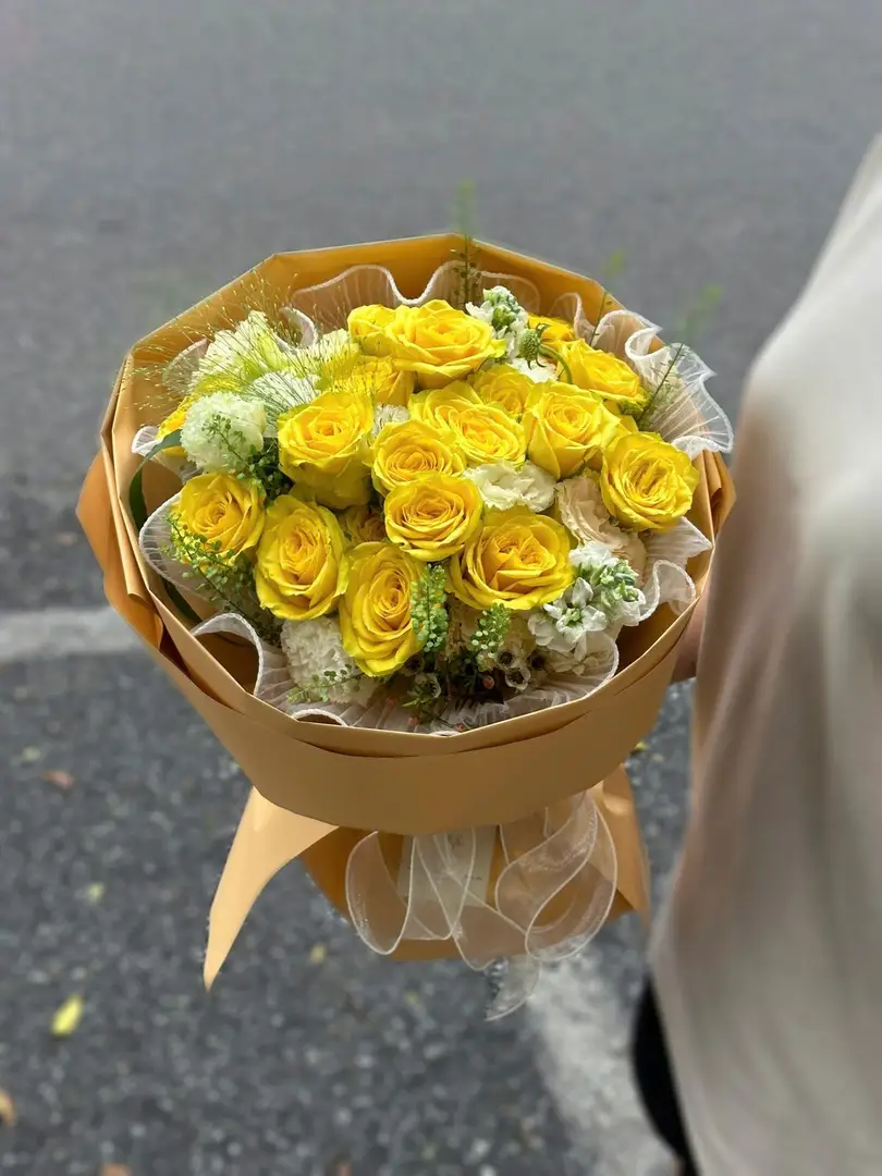 Bó hoa hồng vàng Ecuador - Golden Elegance - Hoa Lang Thang