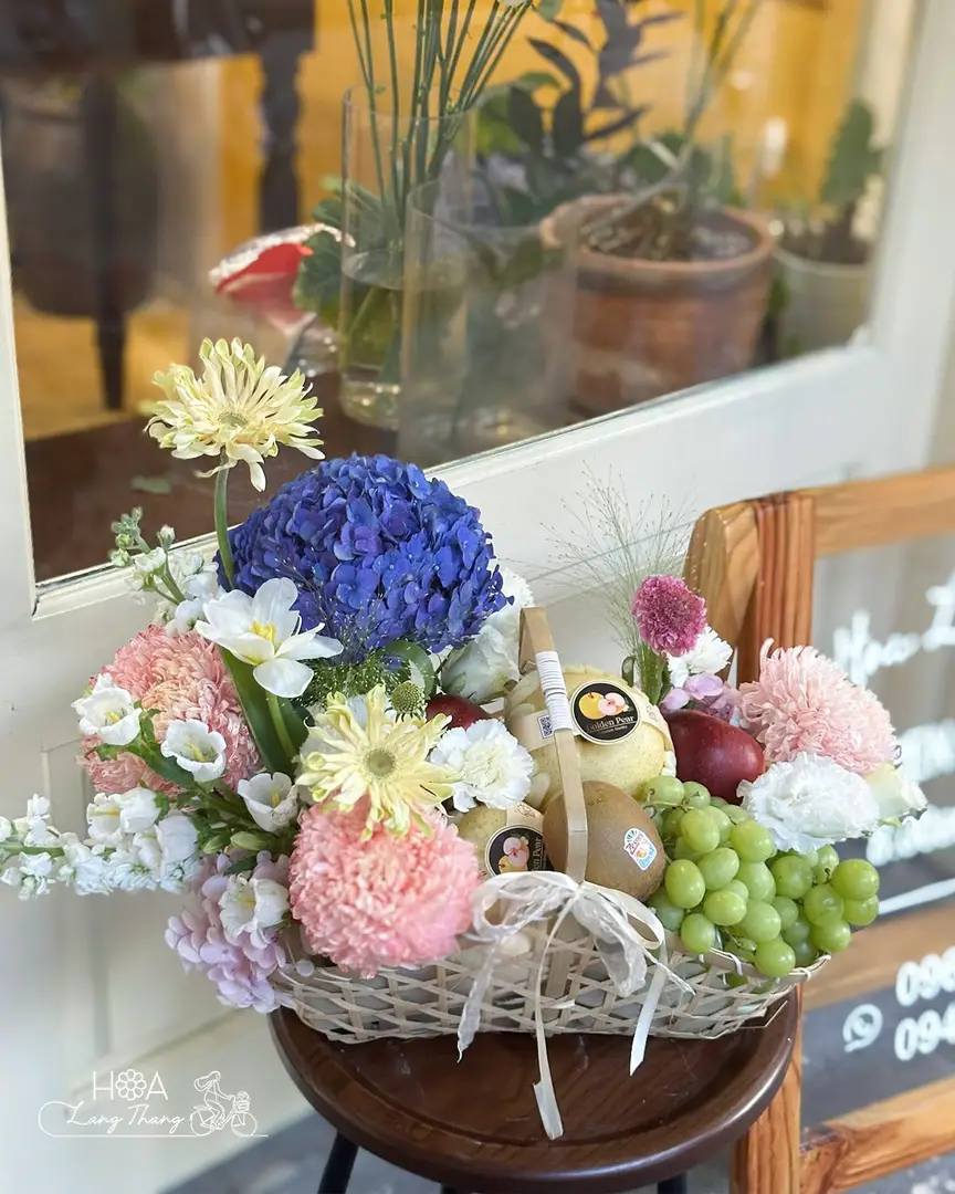 Lẵng hoa hồng mixed gỗ gardening - Eternal Whisper - Hoa Lang Thang