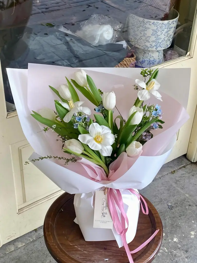 Lẵng hoa tulip trắng Hà Lan - White Elegance