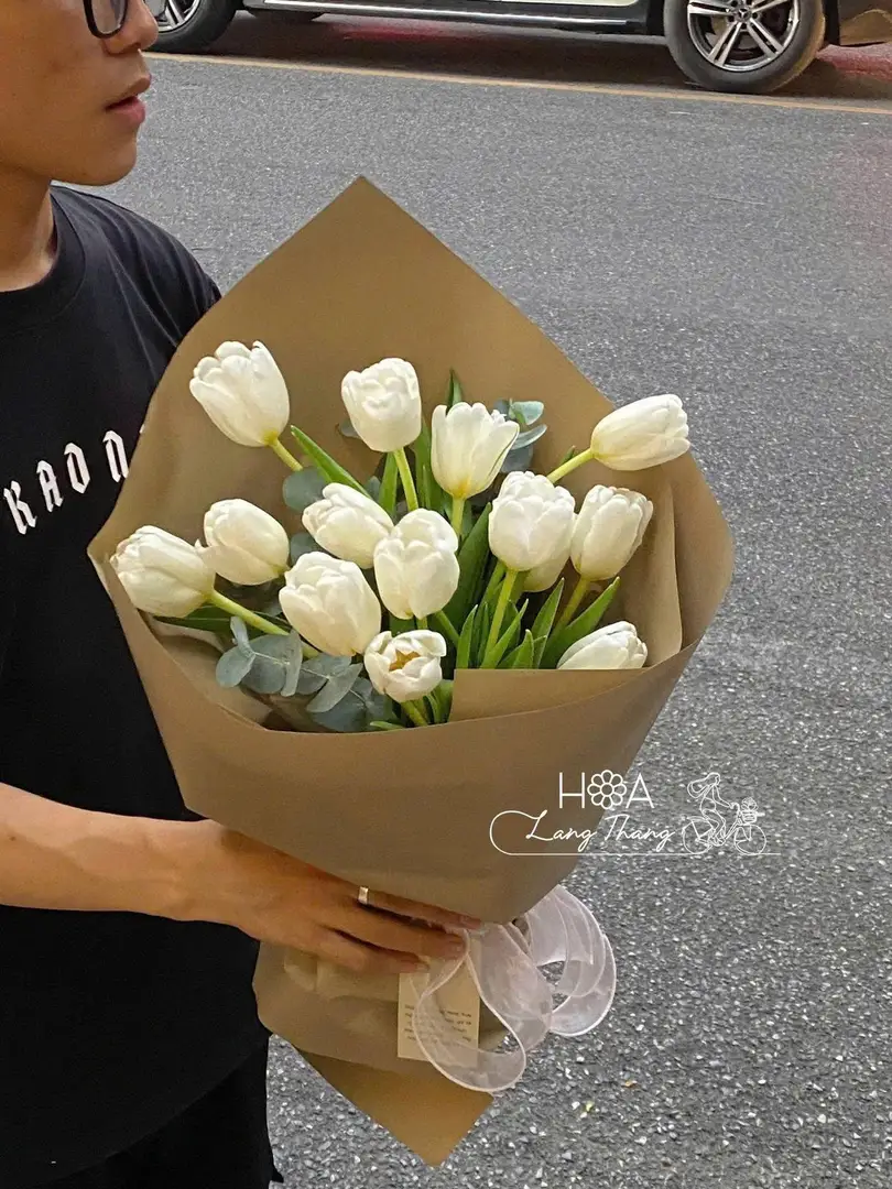 Bó hoa tulip Hà Lan gỗ gardening - Wooden Elegance