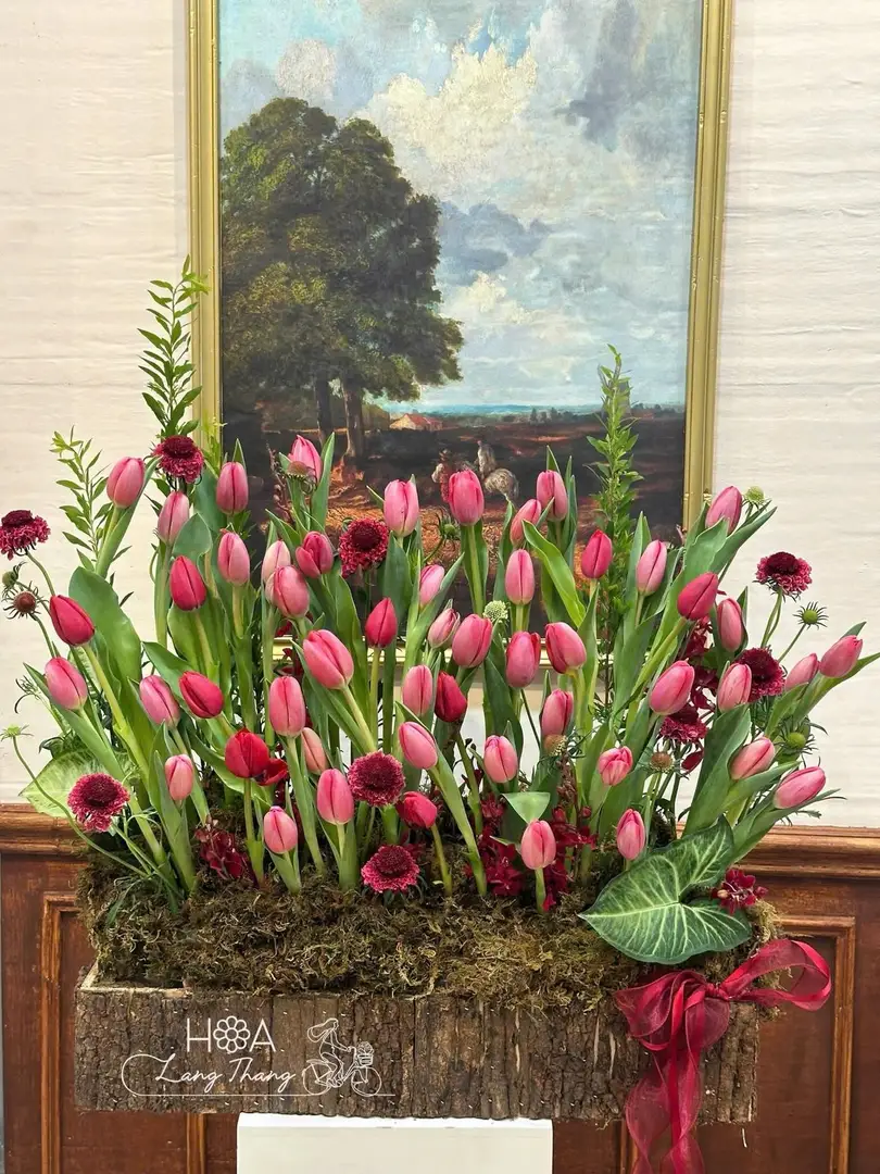 Lẵng hoa tulip gỗ nhập khẩu Hà Lan - Wooden Elegance