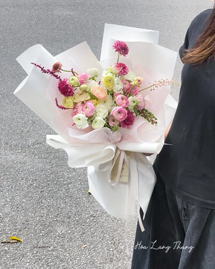 Bó hoa mao lương vừa - Ranunculus Elegance — góc khác