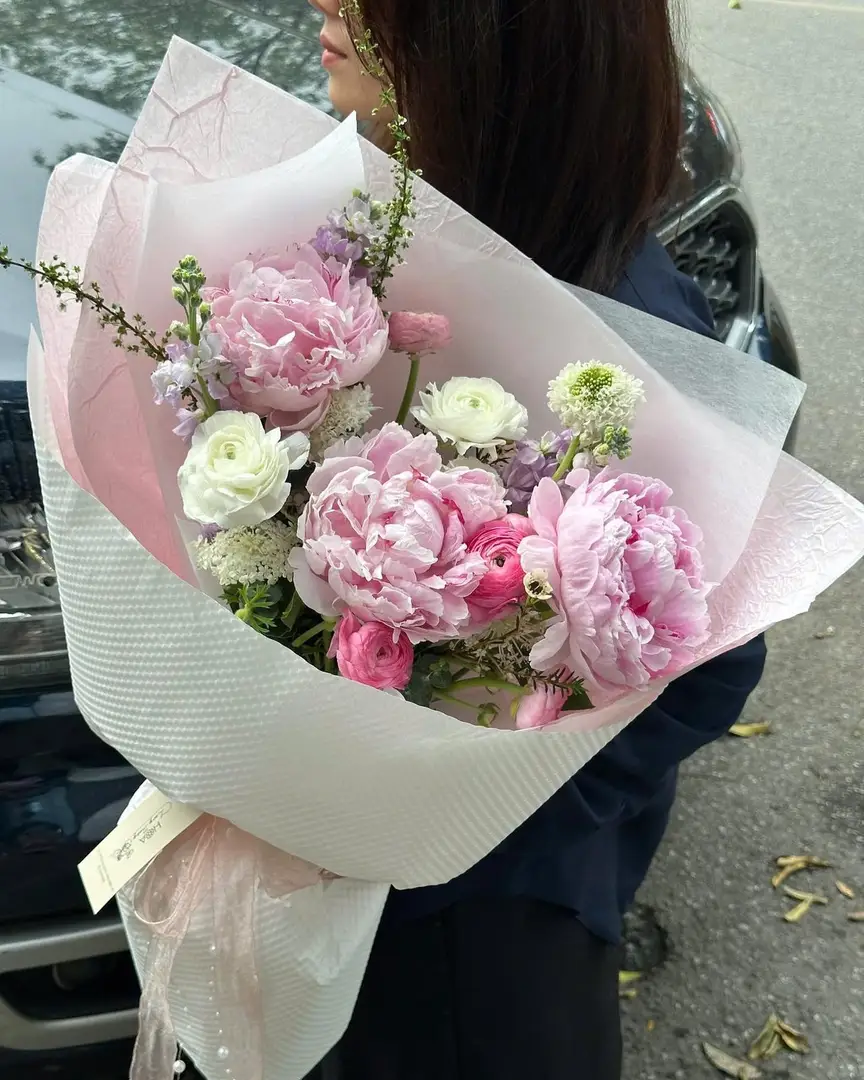 Bó hoa Mẫu đơn Hà Lan mix - Peony Elegance