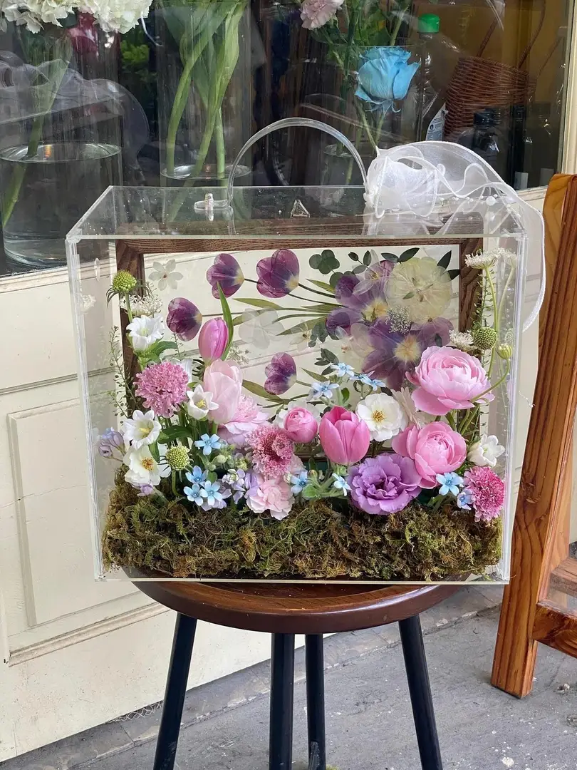 Hộp hoa hồng mix tranh tông hồng mica - Blush Harmony