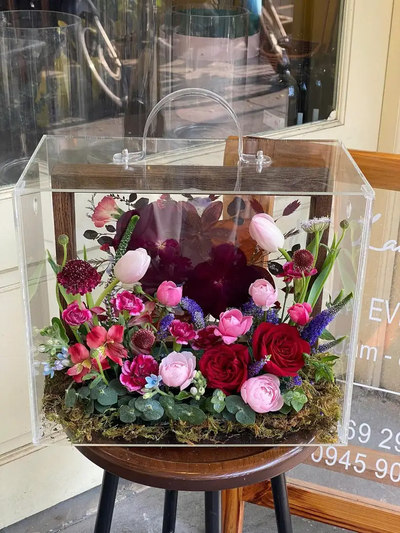 Hộp hoa hồng mix cẩm tú cầu mica - Velvet Reverie — góc khác