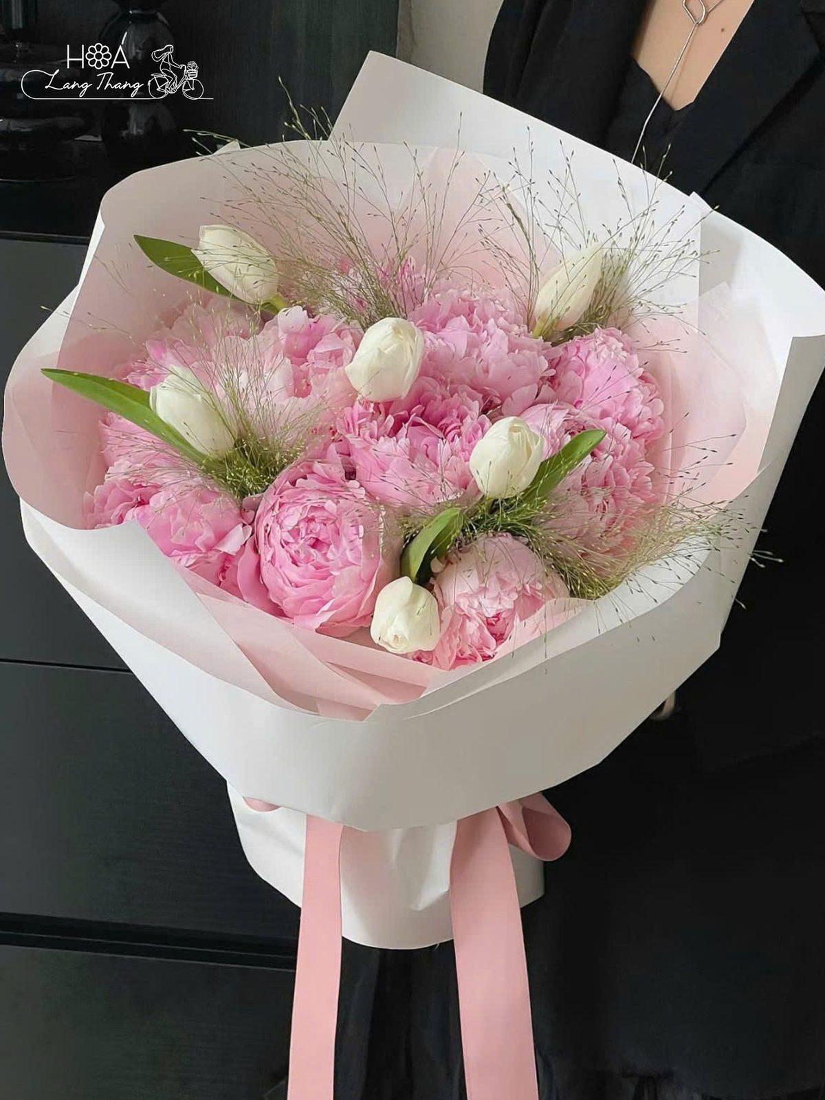 Bó hoa mẫu đơn mix tulip Hà Lan - Peony Tulip Whisper