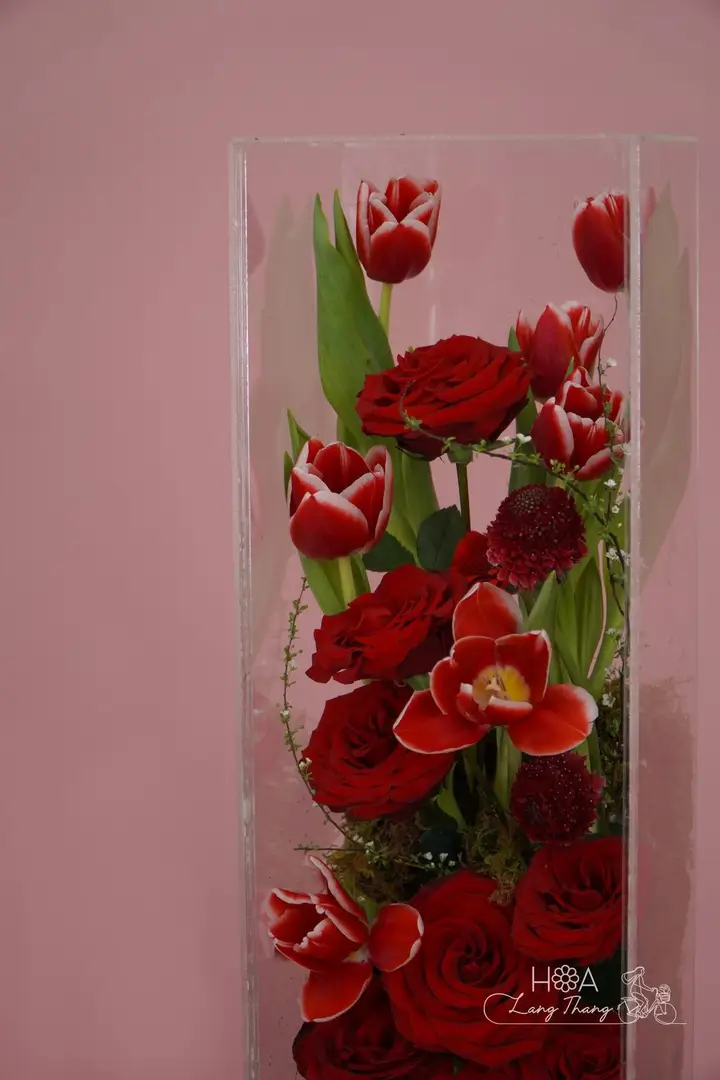 Hộp hoa tulip Red Naomi mix mica - Crimson Elegance - Thumbnail 4