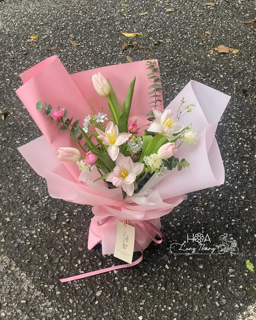 Bó hoa tulip mix hai màu gỗ gardening - Soft Elegance