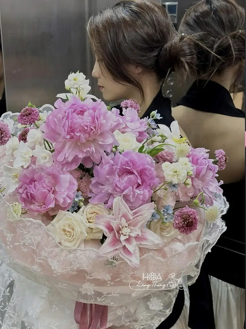 Bó hoa mẫu đơn nhập khẩu - Peony Elegance — góc khác