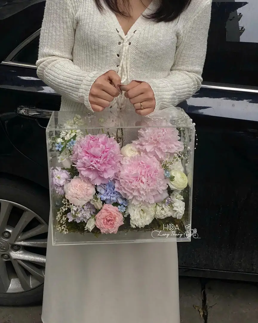 Hộp hoa mẫu đơn mix mica – Peony Elegance