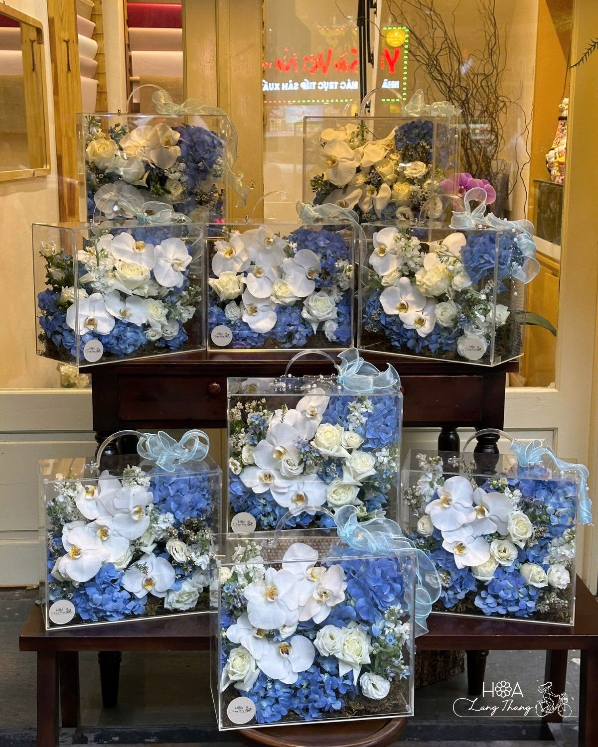 Hộp hoa cẩm tú cầu mica - Hydrangea Elegance