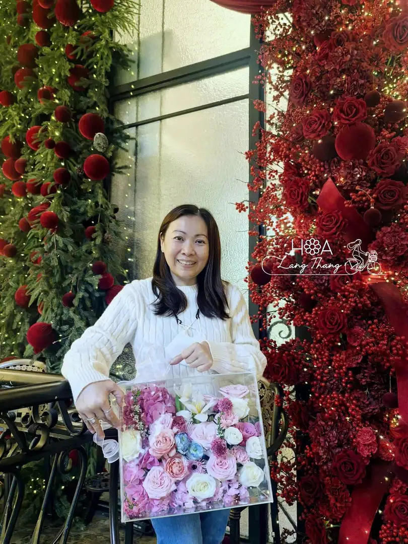 Hộp hoa hồng mix phụ mica - Velvet Elegance - Thumbnail 4