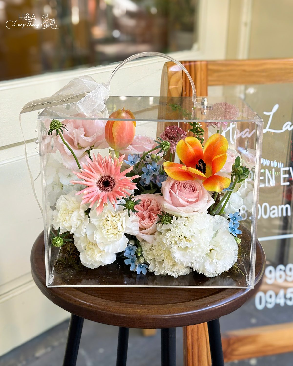 Hộp hoa mica cam apricot – Peachy Elegance