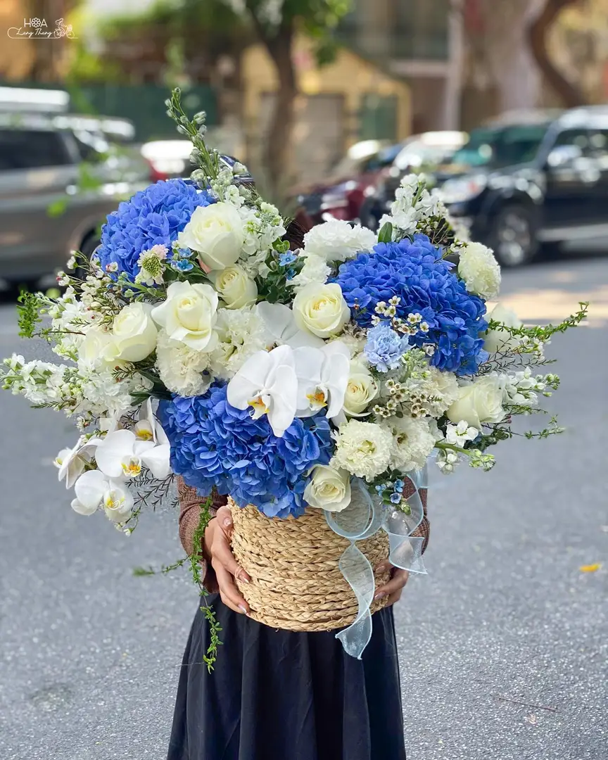 Lẵng hoa cẩm tú cầu mix tông xanh - Serene Elegance - Thumbnail 6