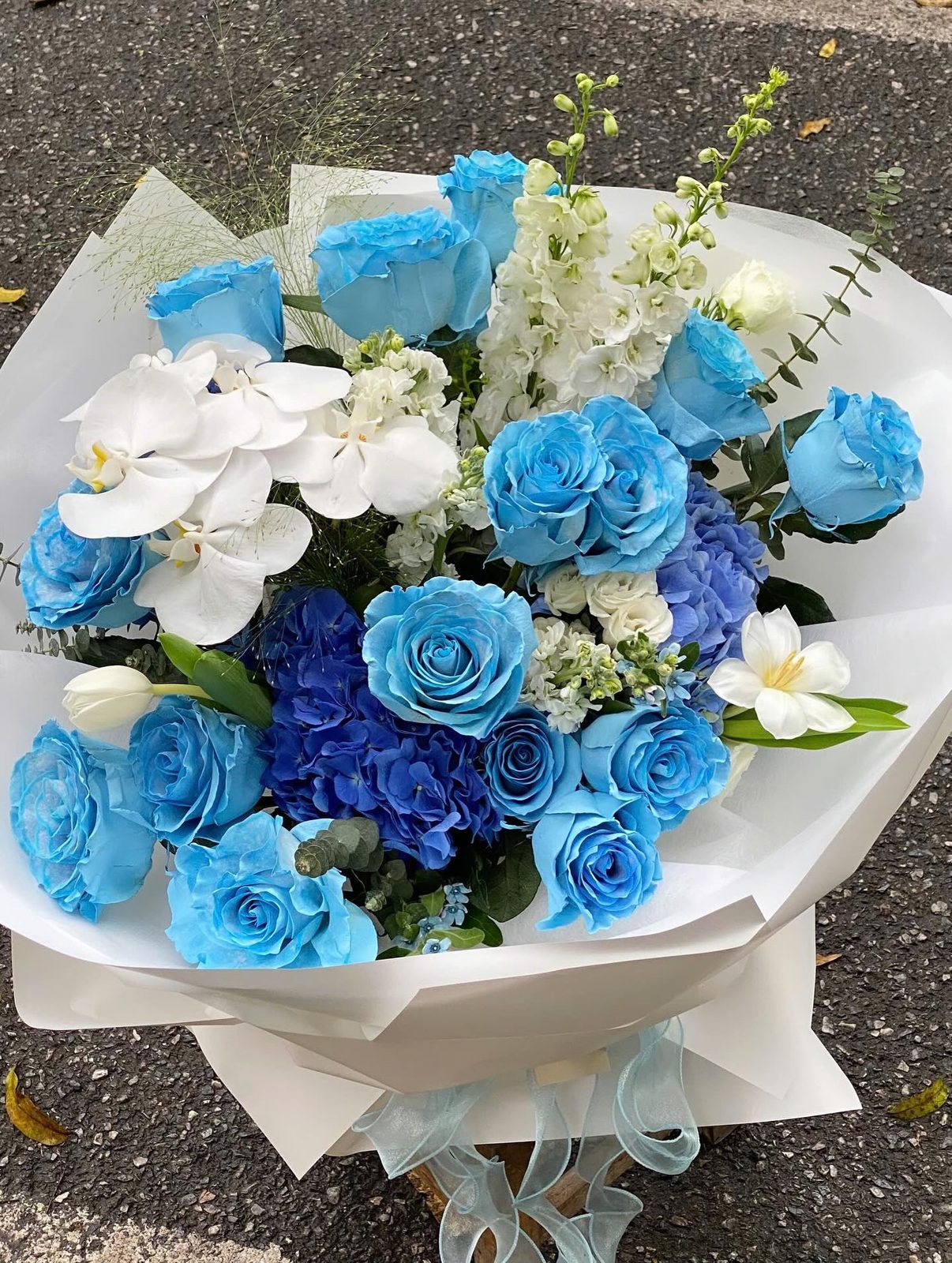 Bó hoa hồng Ecuador mix lá phụ nhập khẩu - Ecuadorian Elegance — góc khác