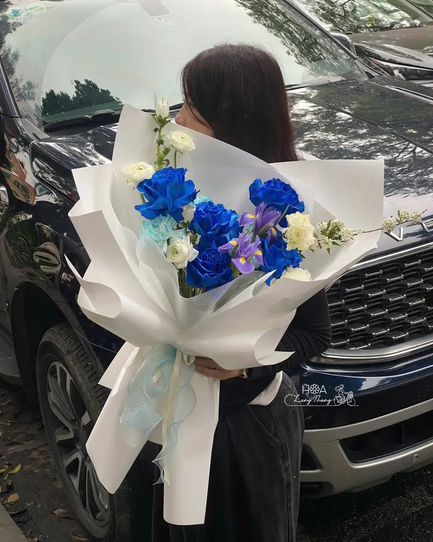 Bó hoa hồng Ecuador mix lá phụ - Ecuadorian Elegance