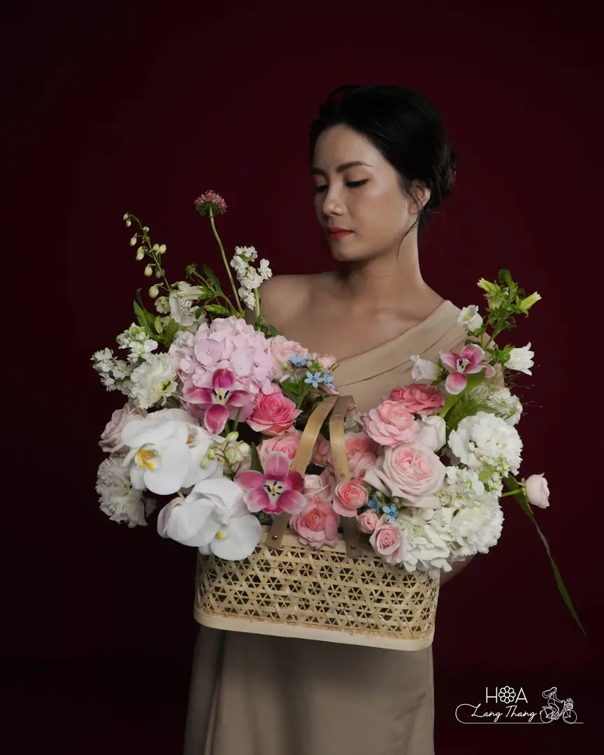 Lẵng hoa hồng cẩm tú cầu gỗ gardening - Timeless Elegance - Thumbnail 3