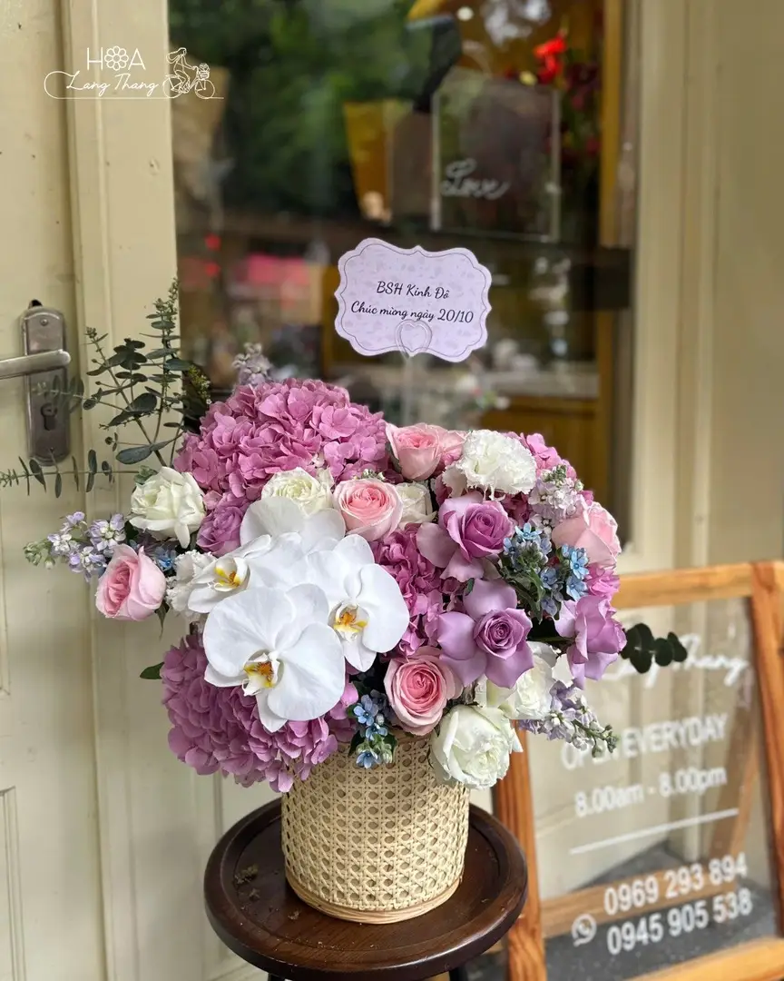 Lẵng hoa cẩm tú cầu mix nhập khẩu - Hydrangea Reverie — góc khác