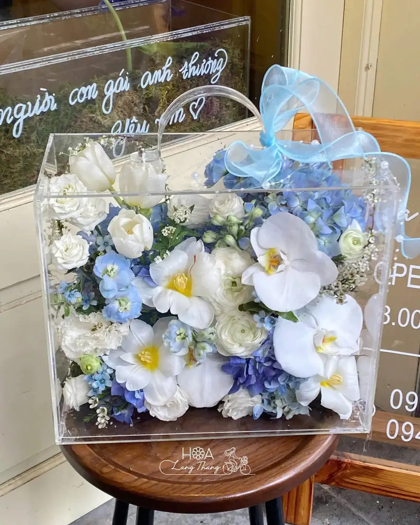 Hộp hoa cẩm tú cầu mix tulip lan hồ điệp mica - Cerulean Elegance - Thumbnail 11
