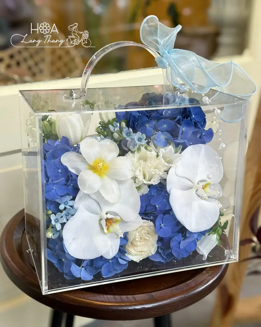 Hộp hoa cẩm tú cầu mix tulip lan hồ điệp mica - Cerulean Elegance - Thumbnail 8
