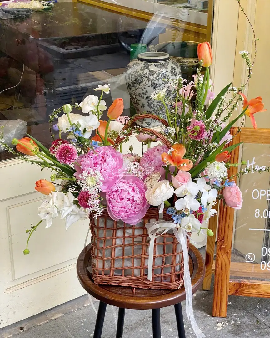 Lẵng hoa mẫu đơn mix tulip Hà Lan - Peony Tulip Grace - Thumbnail 4
