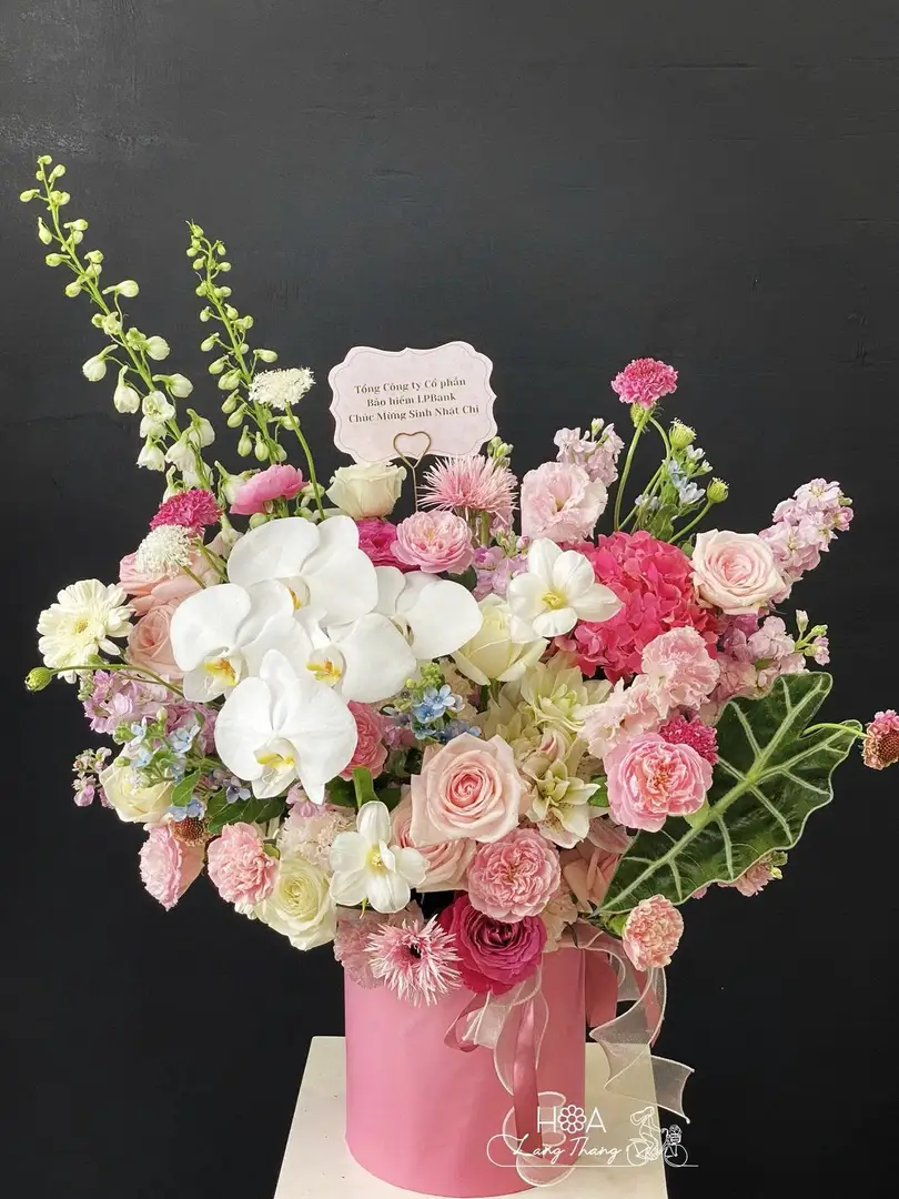 Lẵng hoa hồng mix cẩm tú cầu - Graceful Luxury — góc khác