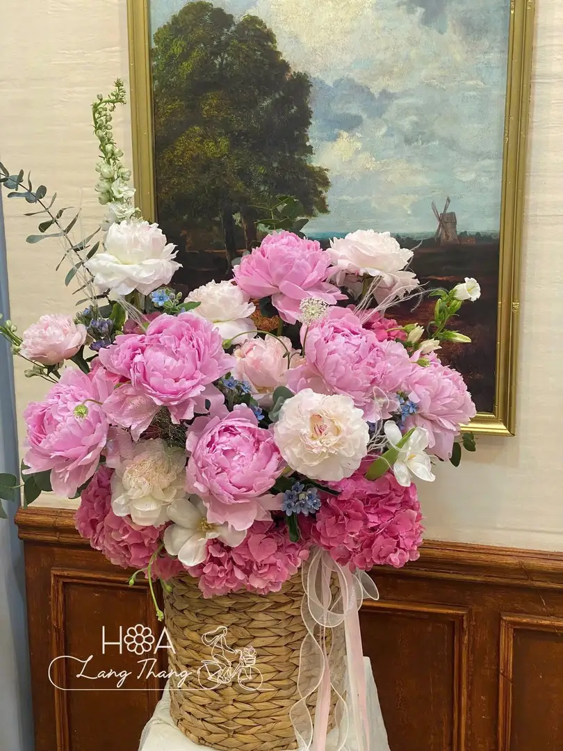 Lẵng hoa mẫu đơn Hà Lan - Dutch Peony Elegance - Hoa Lang Thang