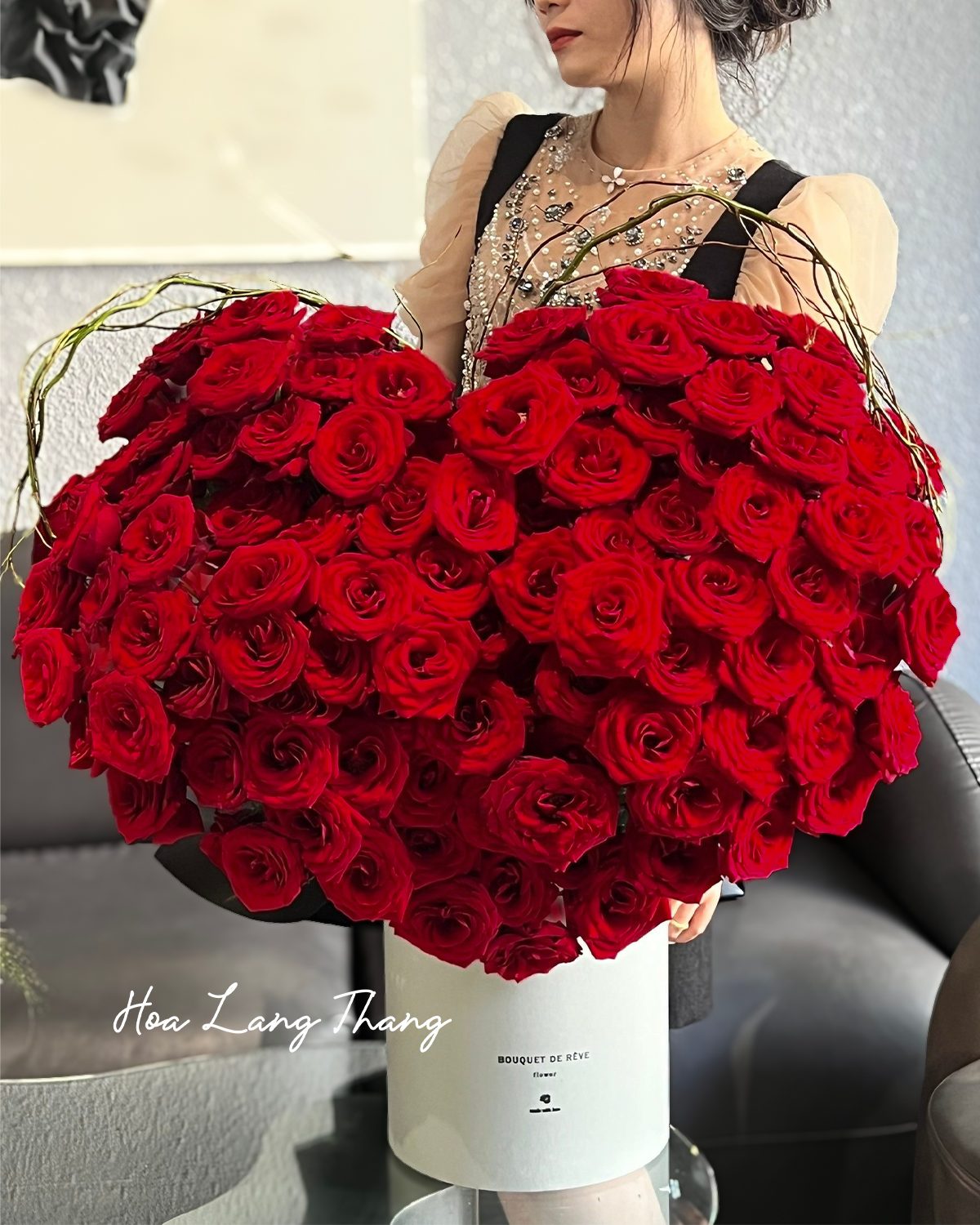 Hộp hoa hồng trái tim mica - Crimson Devotion — góc khác