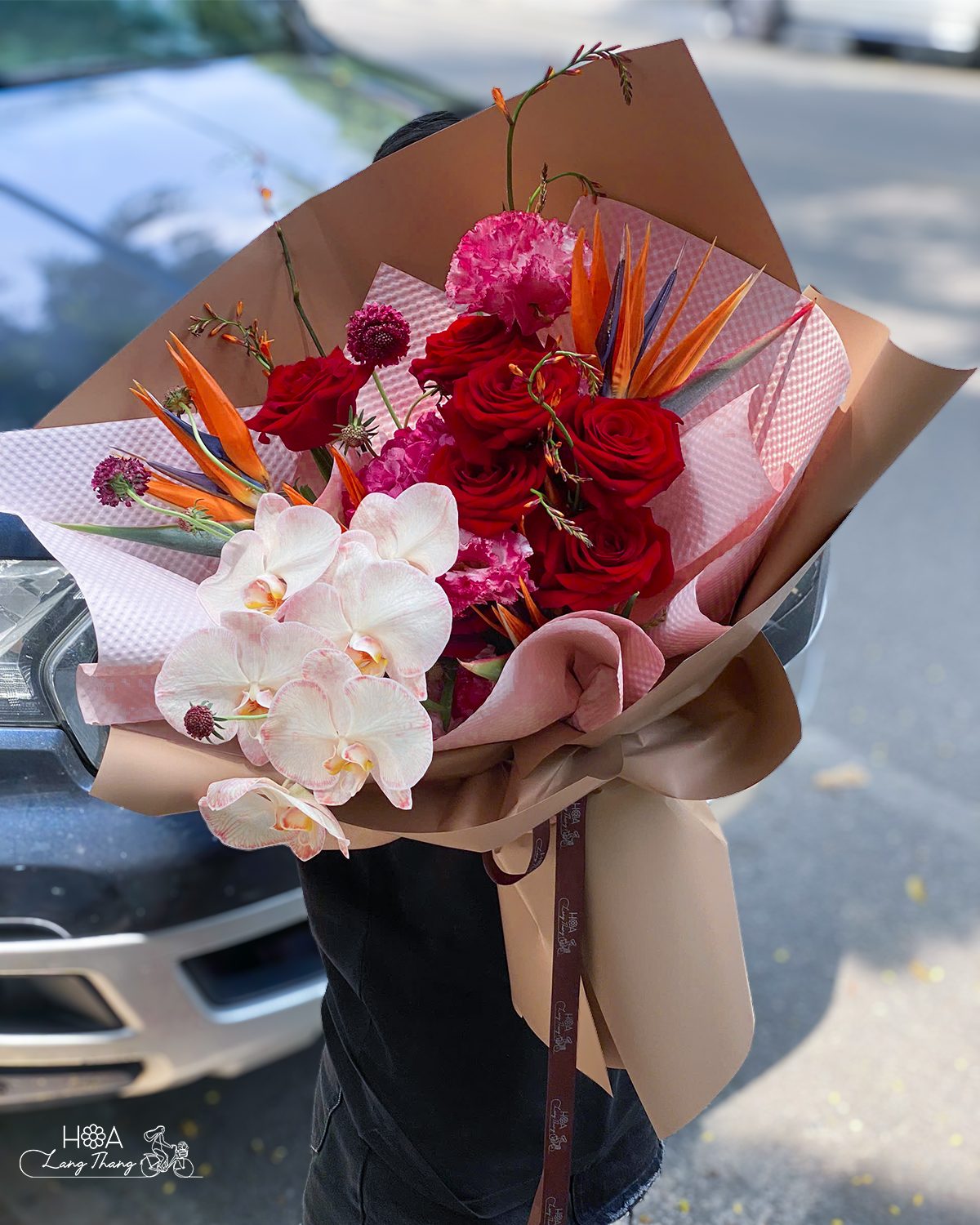 Bó hoa hồng Red Naomi nhập khẩu - Crimson Elegance