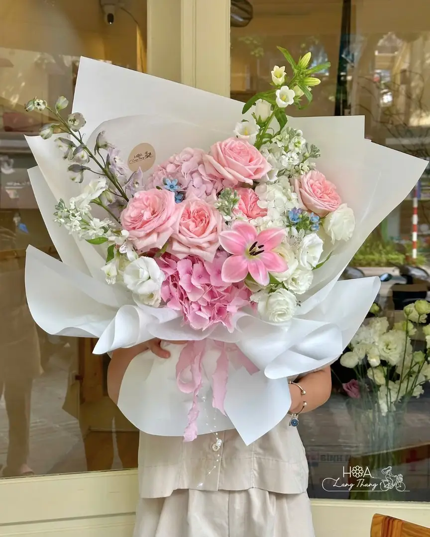 Bó hoa hồng Ohara mix cẩm tú cầu - Elegant Whisper
