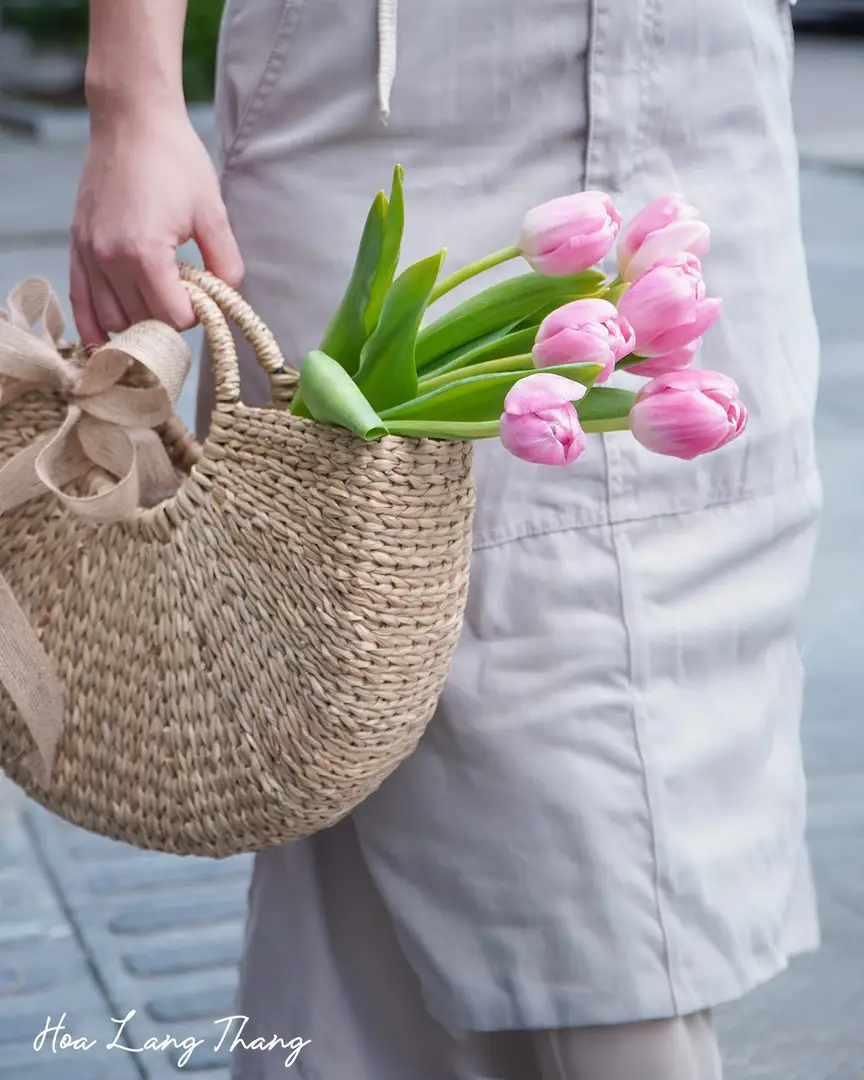 Lẵng hoa tulip Hà Lan gỗ gardening - Wooden Elegance — góc khác