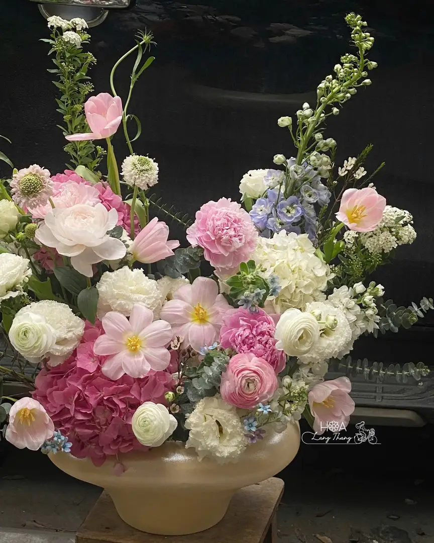 Bình hoa tulip Hà Lan mix cẩm tú cầu - Elegant Harmony - Thumbnail 3