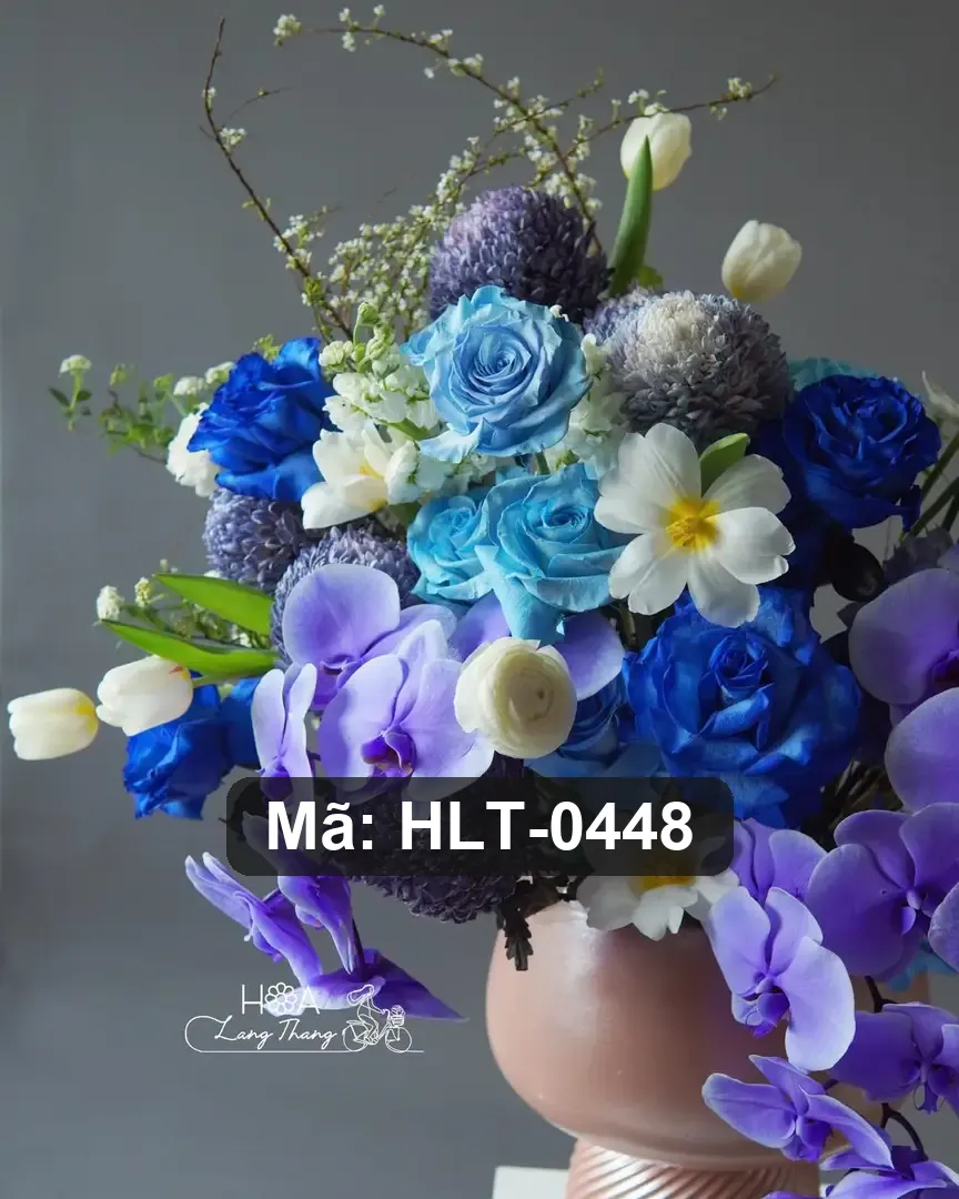 Vase mit Ecuador-Rosen, Phalaenopsis-Orchidee und holländischen Tulpen – Opulent Harmony 3