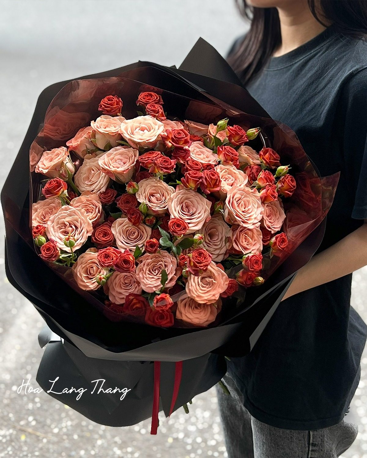 Bó hoa hồng Capuchino mix hồng chùm - Timeless Romance — góc khác